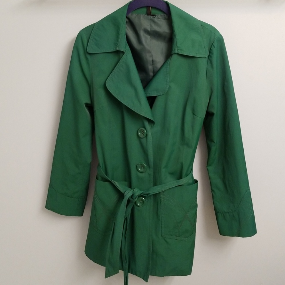 Ambition Dark Emerald Green Jacket in Size Medium
